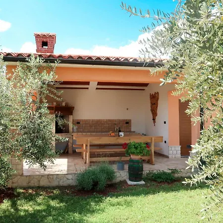 Martina - Lbn377 By Interhome * Krnica